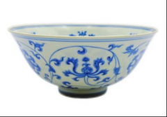 大明成化青花缠枝宝相花碗：淡雅青花里的成